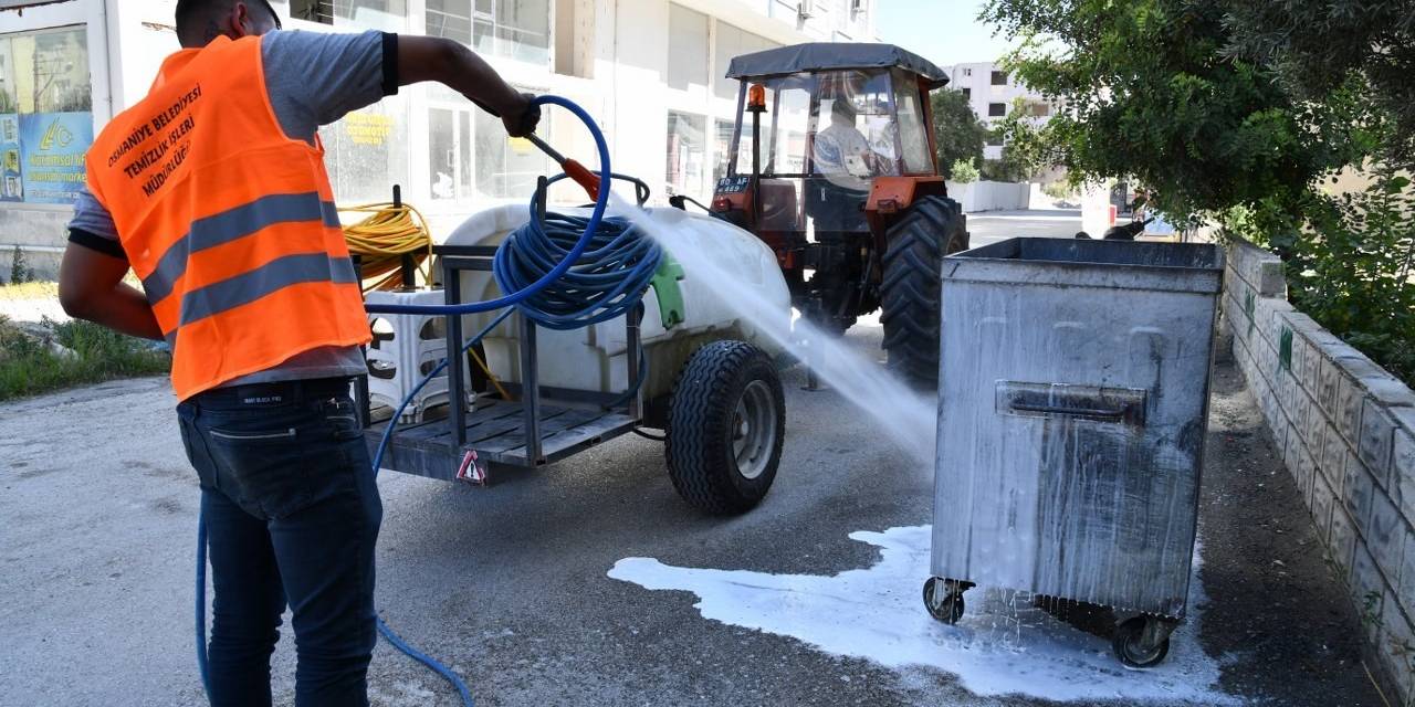 Osmaniye’de Çöp Konteynerleri Dezenfekte Ediliyor