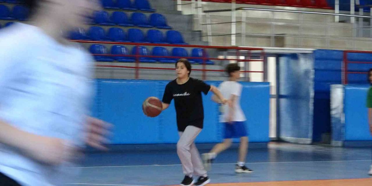 Tatvan’da Yaz Spor Okullarına Yoğun İlgi