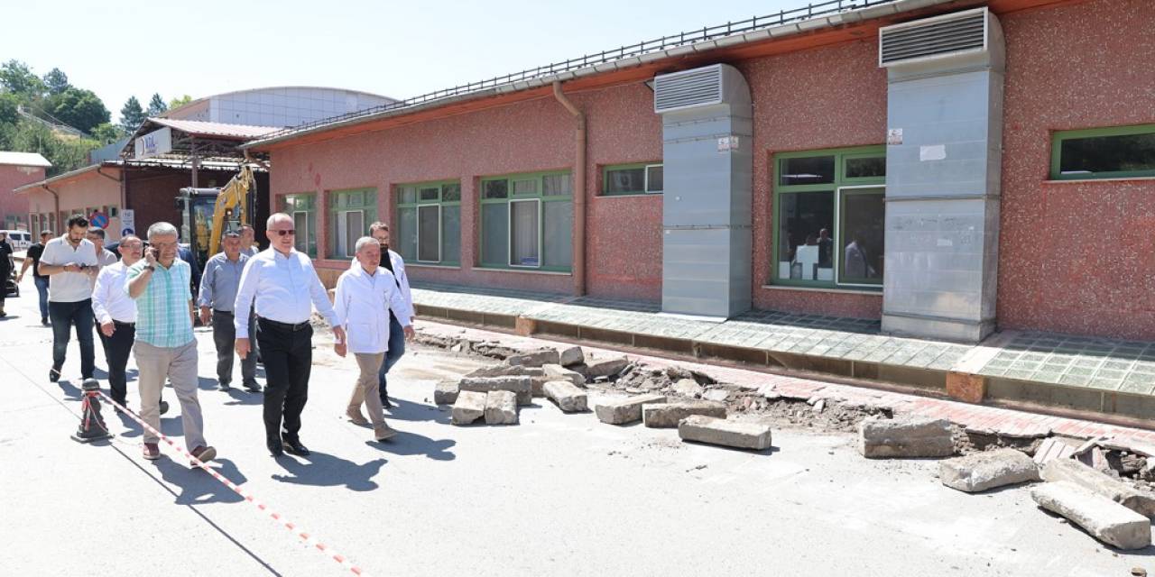 Sivas Devlet Hastanesi’nin Çevresi Yenileniyor