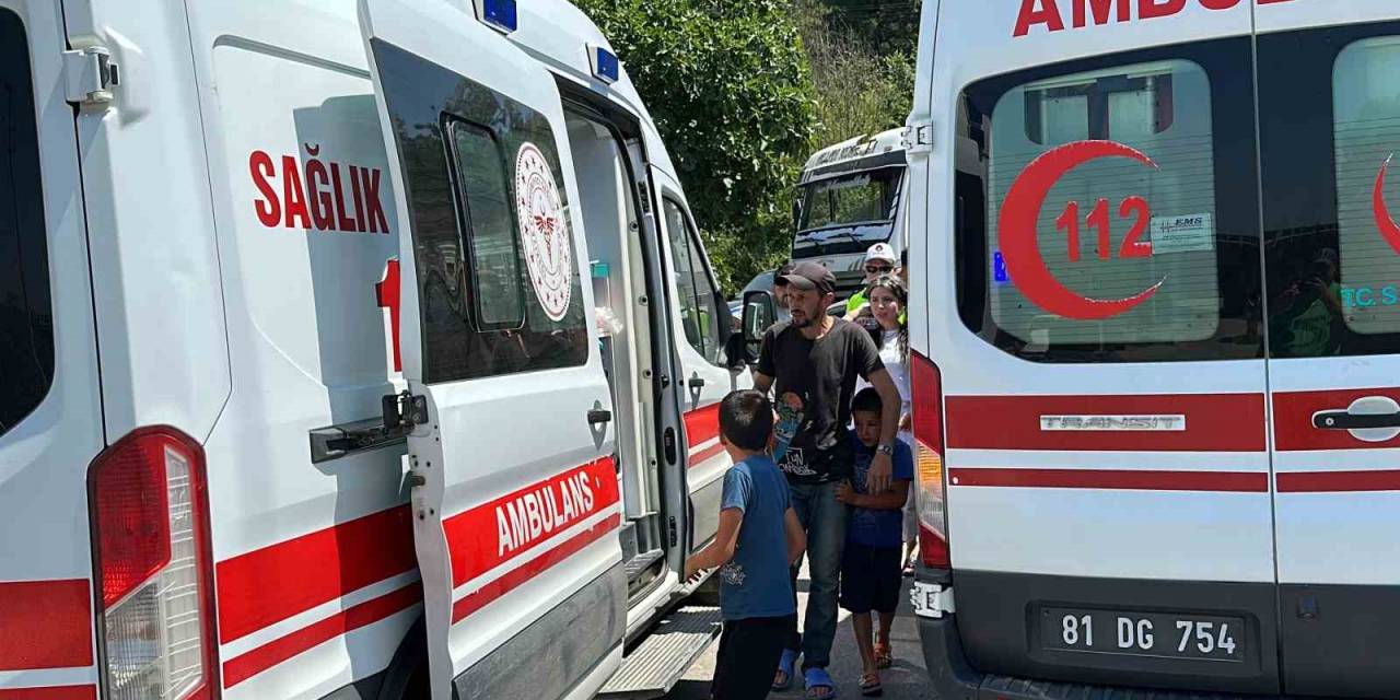 Kamyon İle Otomobil Çarpıştı: 3’ü Çocuk 5 Yaralı