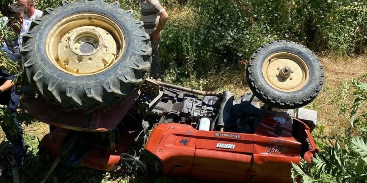 Devrilen Traktörün Altında Kalan Sürücü Hayatını Kaybetti