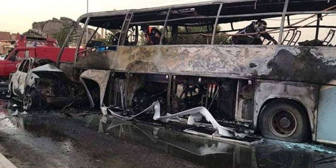 Cezayir’de Yolcu Otobüsü İle Otomobil Çarpıştı: 34 Ölü
