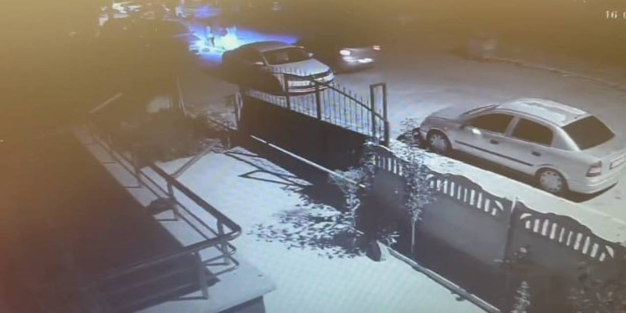 Otomobille 2 Kişiyi Ezdi, Arkasına Bile Bakmadan Kaçtı