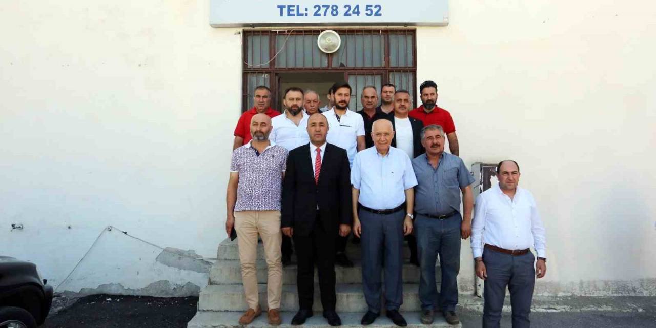 Başkan Yaşar, Yeni Başkent Oto Sanayi Sitesi Esnafını Ziyaret Etti
