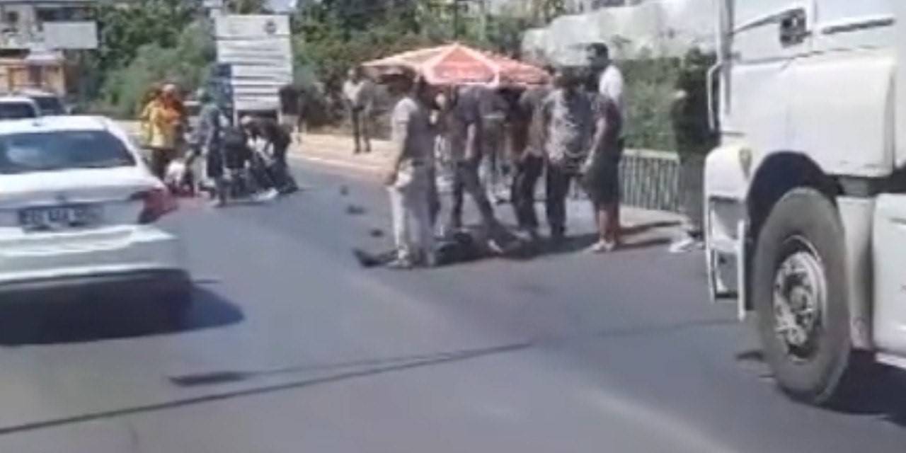 Mersin’de Motosiklet Tırın Altın Kaldı: 1 Ölü, 1 Yaralı