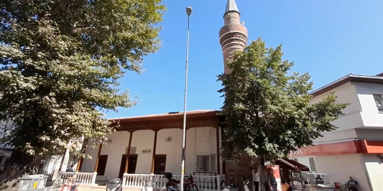Restorasyon Sonrası İlk Namaz, İlk Heyecan