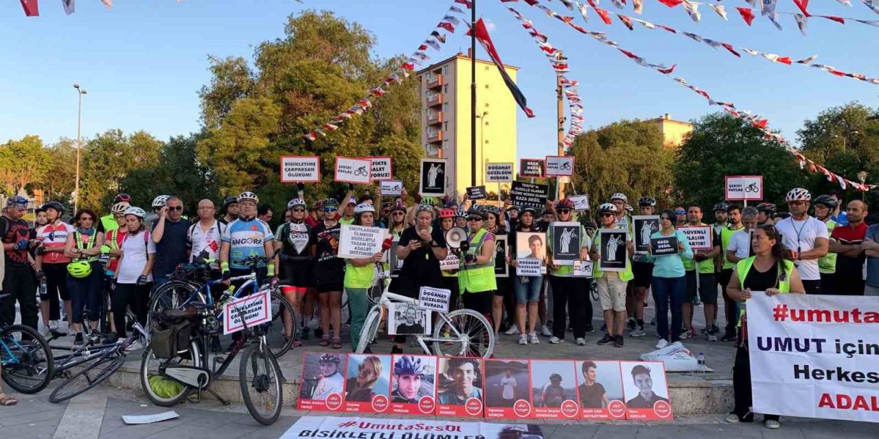 Bisikletliler Seslerini Duyurmak İçin Anıtpark’ta Toplandı