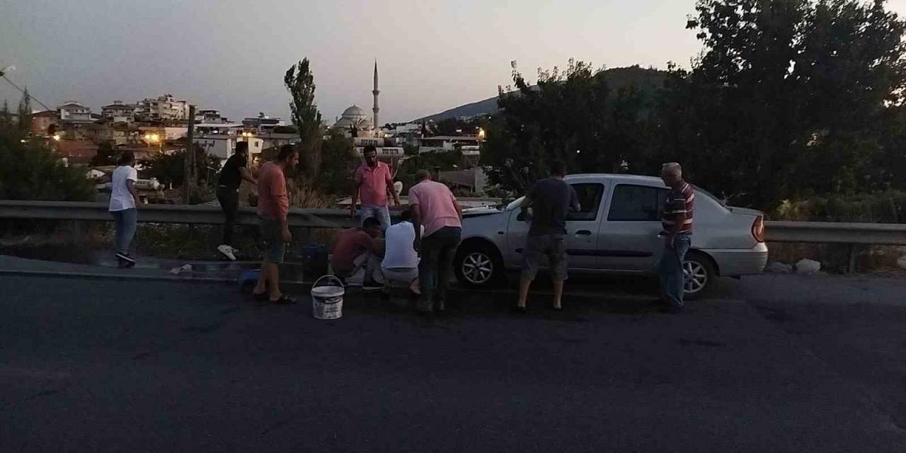 Otomobili Kül Olmaktan Vatandaşlar Kurtardı