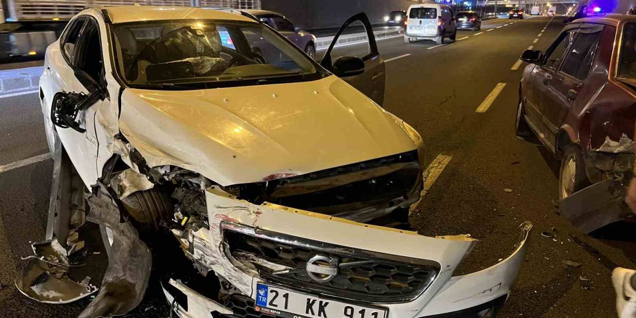 Alt Geçitte Arıza Yapılan Otomobil Kazaya Neden Oldu