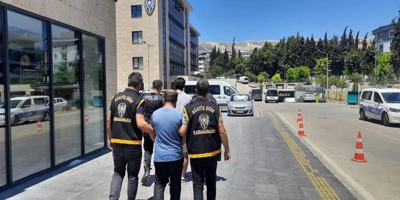 Hırsızlık Suçundan Aranan 2 Hükümlü Yakalanıp Tutuklandı