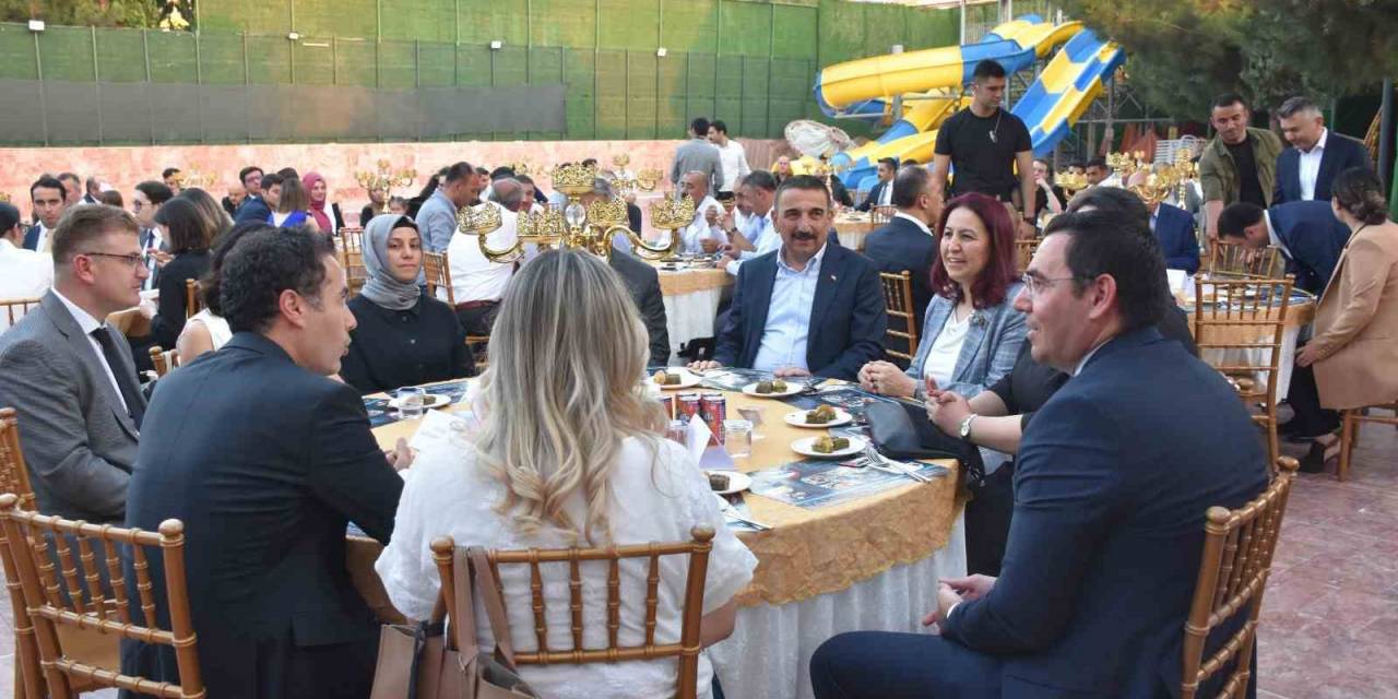 Siirt’te Tayini Çıkan Hakim Ve Savcılar İçin Veda Yemeği Düzenlendi