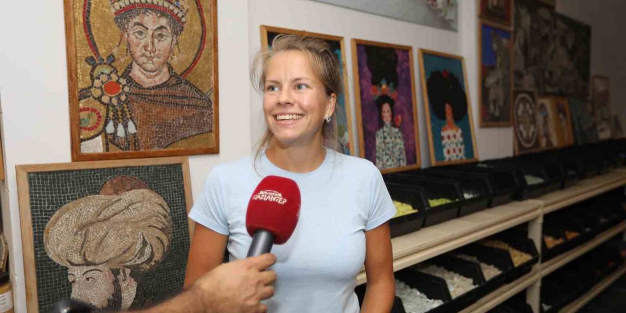 Yabancı Sanatseverler, Gaziantep’te Mozaik Sanatını Öğreniyor