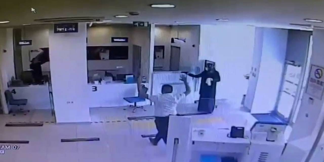 Bahçelievler’de Film Gibi Soygun Kamerada: Annesinin Kıyafetleriyle Kadın Kılığına Girip Banka Soydu