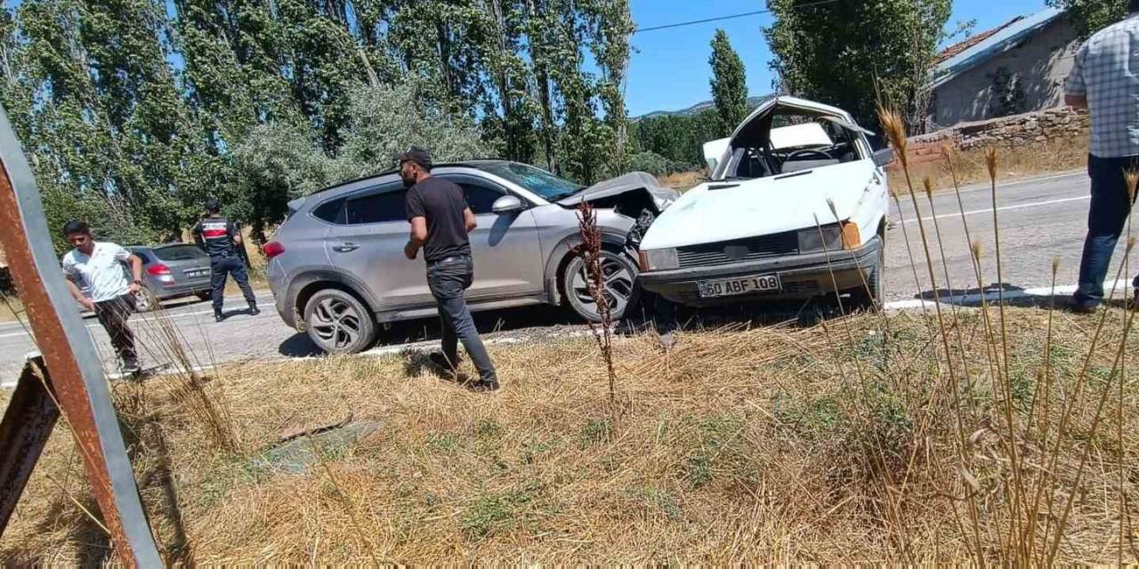 Tokat’ta Trafik Kazası: 1 Ölü 4 Yaralı
