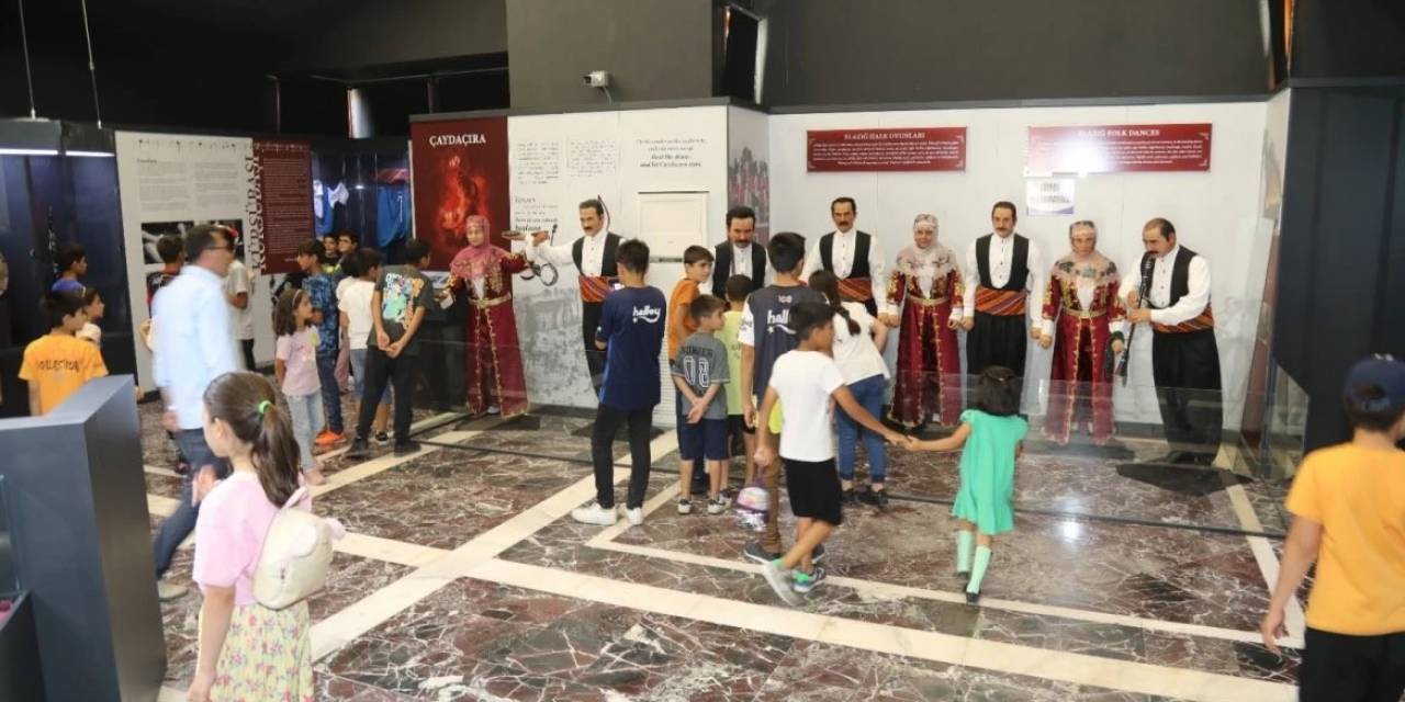İyilik Evinde Eğitim Gören Minikler Harput’taki Müzeleri Gezdi