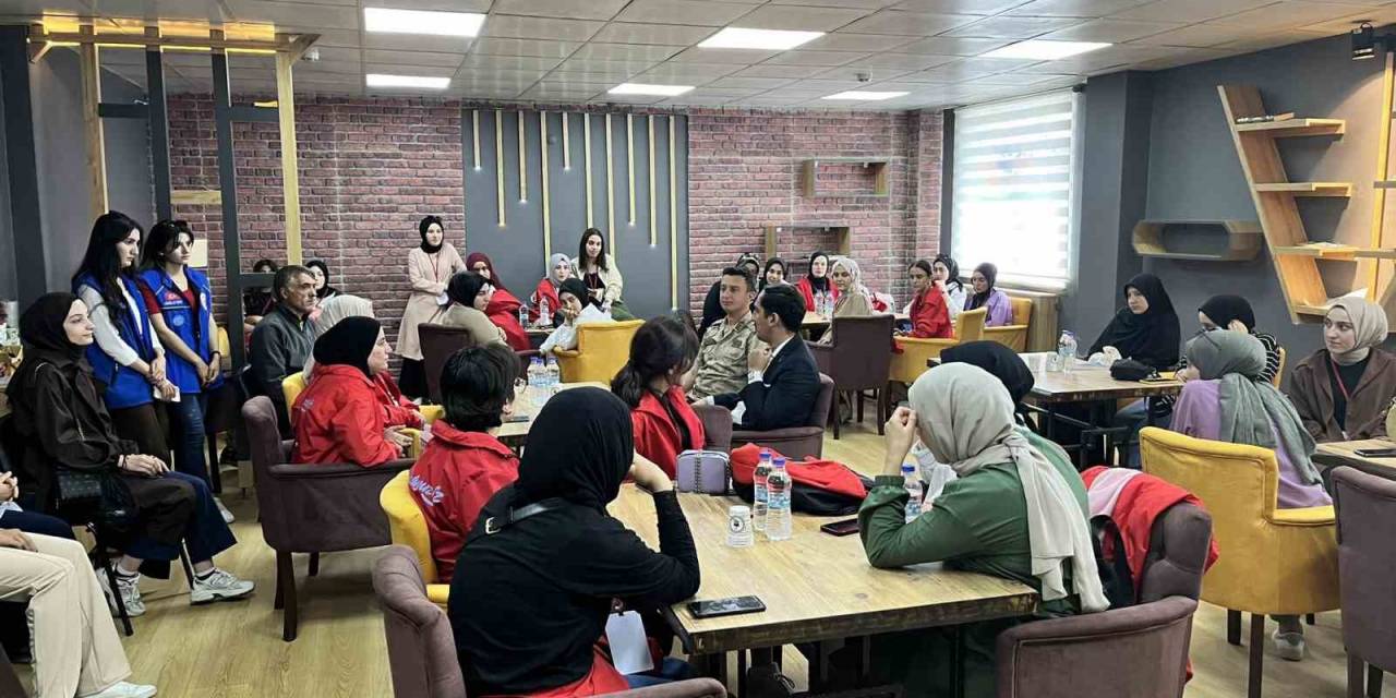 Bayburtlu Öğrenciler Çıldır’a Ziyaret Gerçekleştirdi