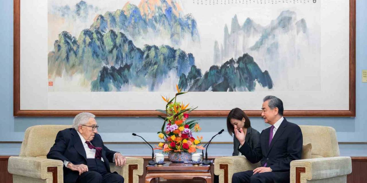Çin Devlet Başkanı Xi, Abd’li Diplomat Kissinger İle Görüştü