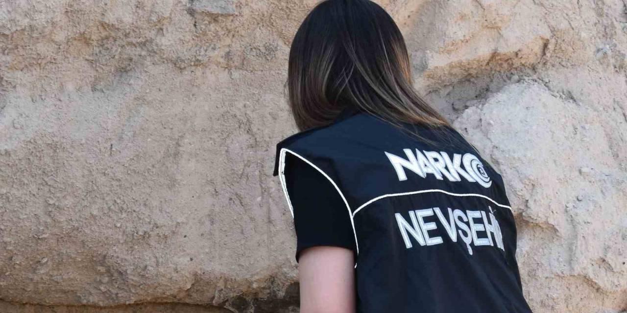 Narkotik Ekipleri Uyuşturucu Tacirlerine Göz Açtırmıyor