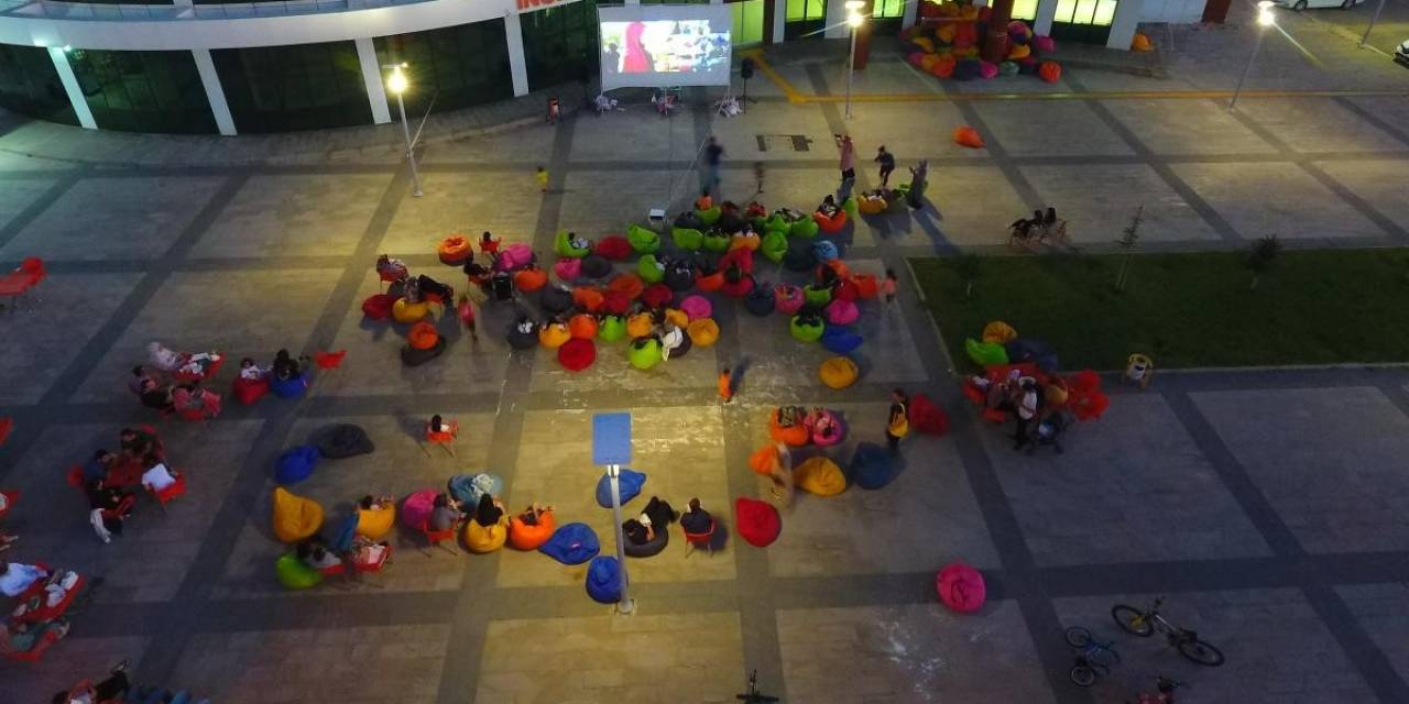 İletişim Fakültesi’ndeki "sevginin Gücü" Filmine Yoğun İlgi