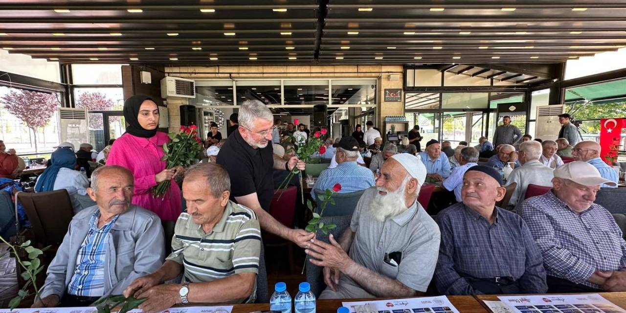 Başkan Aşgın, Huzurevi Sakinleriyle Millet Bahçesinde Buluştu