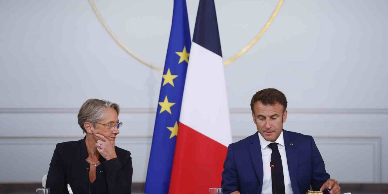 Fransa’da Kabine Değişikliğine Gidildi