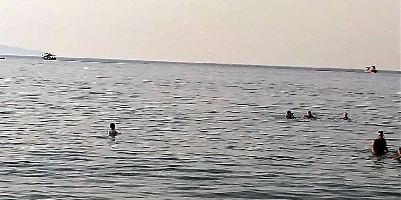 Yakalanacaklarını Anlayınca Tonlarca Yavru Mezgiti Döküp Kaçtılar