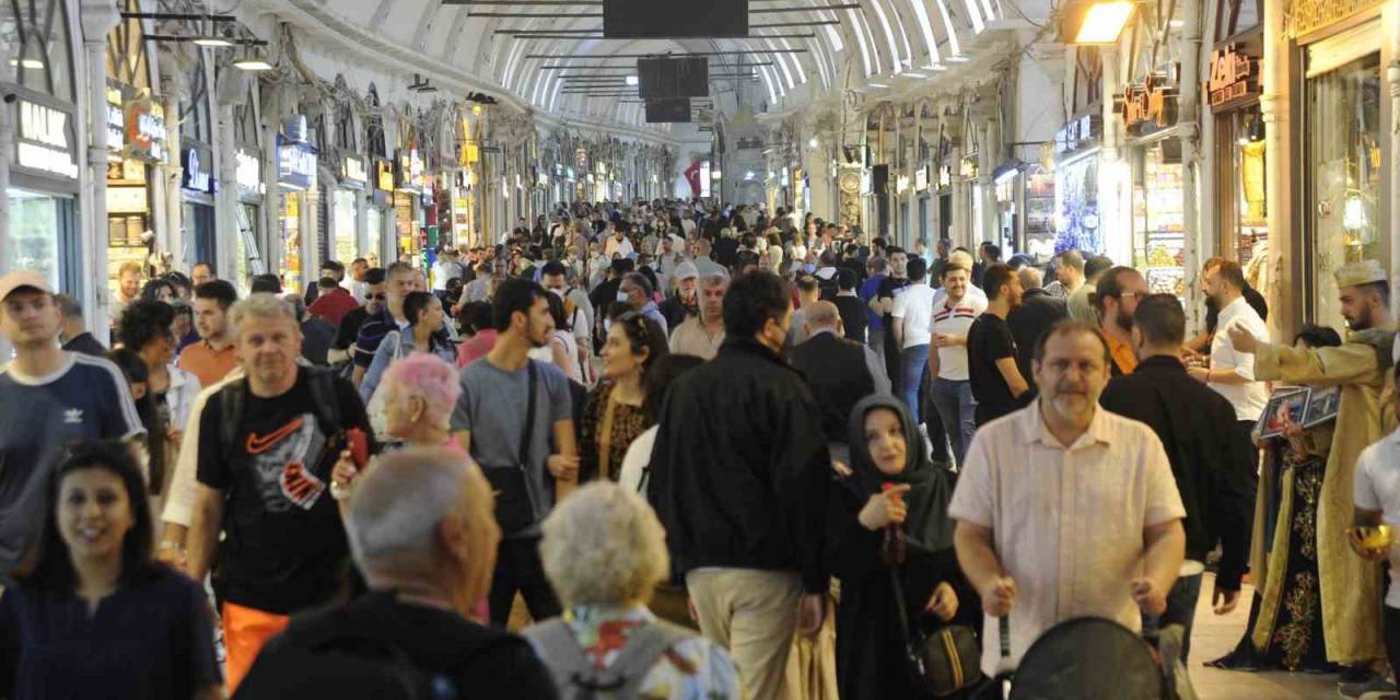 Tarihi Kapalıçarşı’da Otopark Sorunu Yıllardır Çözüm Bekliyor