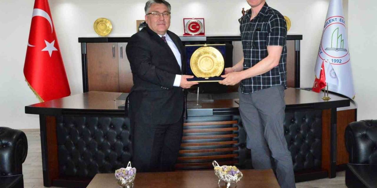 Prof. Dr. Benjamin Stanley Arbuckle’dan Rektör Özölçer’e Ziyaret