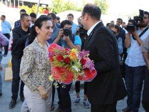 Hdp Ve Dbp Eş Başkanlarının Van Ziyareti