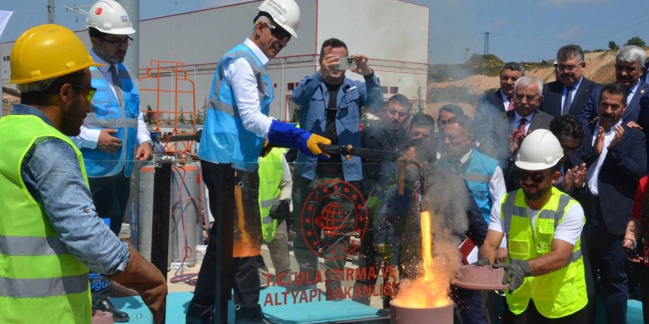 Dev Projenin İlk Kaynağını Bakan Uraloğlu Yaptı