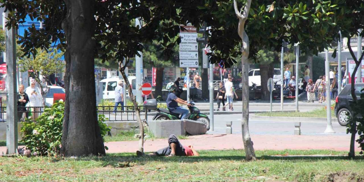 Kavurucu Sıcaklar Bunaltıyor