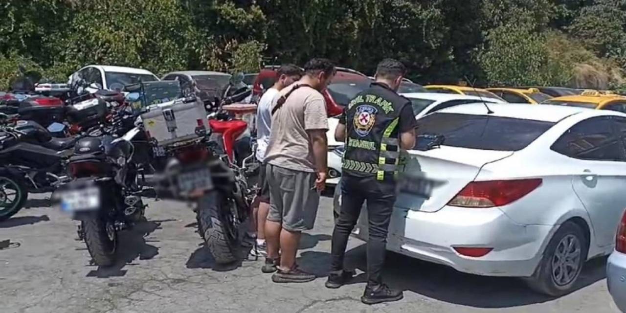 Çarşaflı Kadınların Üzerine Motosiklet Süren 2 Kişi Yakalandı