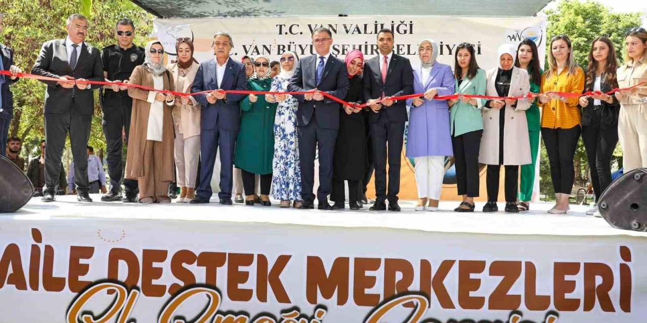 Vali Balcı, Adem Kursiyerlerinin Sergisinin Açılışını Yaptı