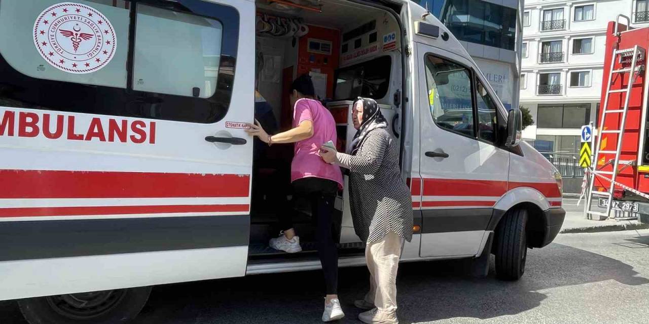 Avcılar’da İş Yerinde Çıkan Yangında Mahsur Kalan 3 Kişi Kurtarıldı