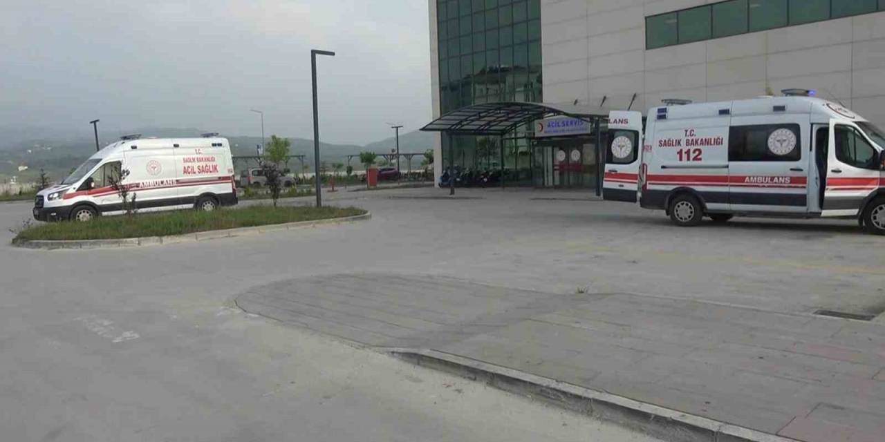 Yalova’da Otomobil Takla Attı: 3 Çocuk Yaralı