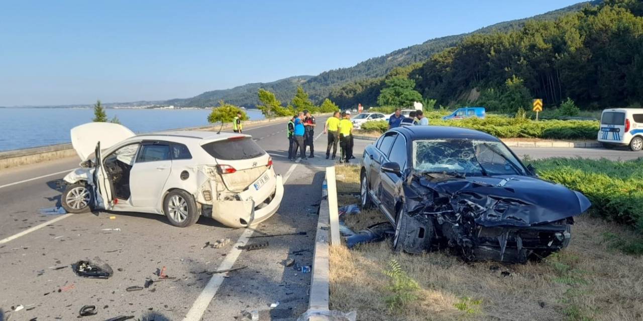 Samsun’da İki Otomobil Çarpıştı: 5 Yaralı