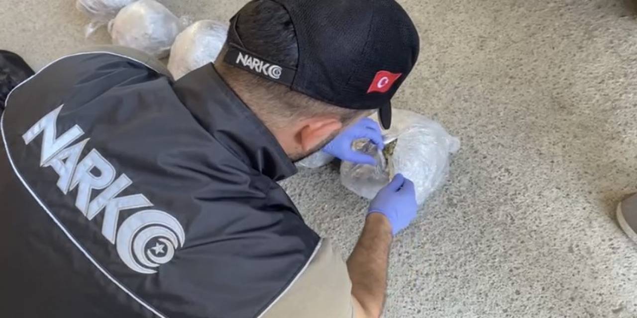 Narkotik Köpeği Tepki Verdi, Çantadan 6 Buçuk Kilo Uyuşturucu Çıktı