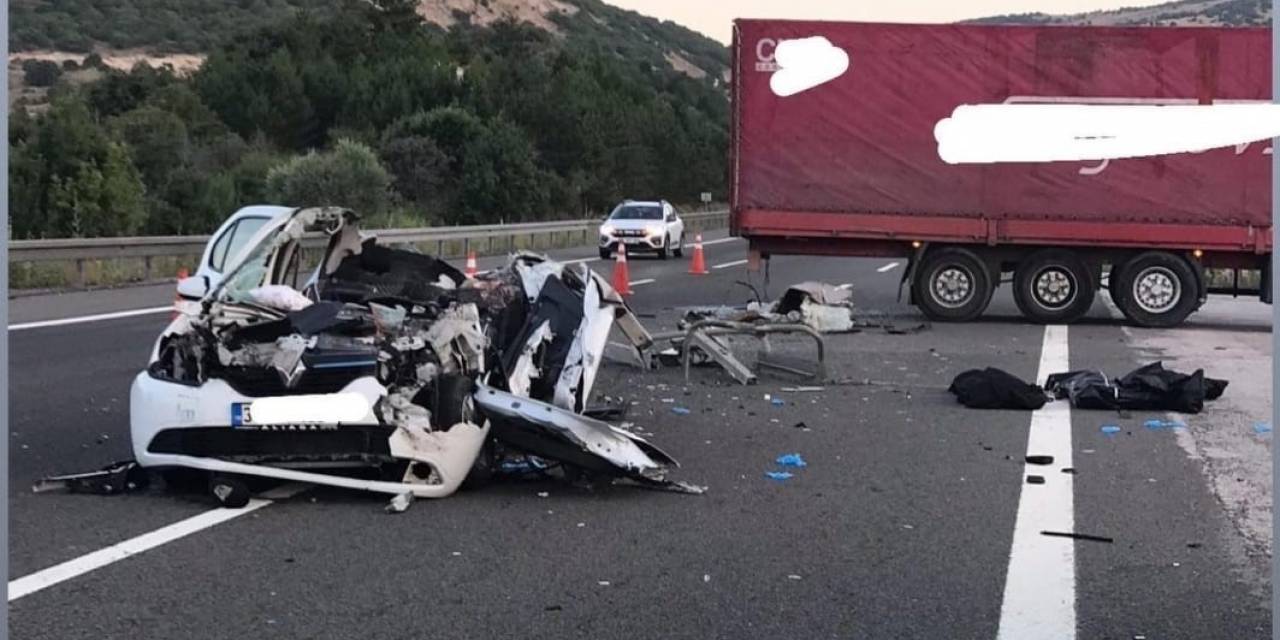 Ankara-istanbul Otobanında Kaza;3 Ölü 1 Yaralı