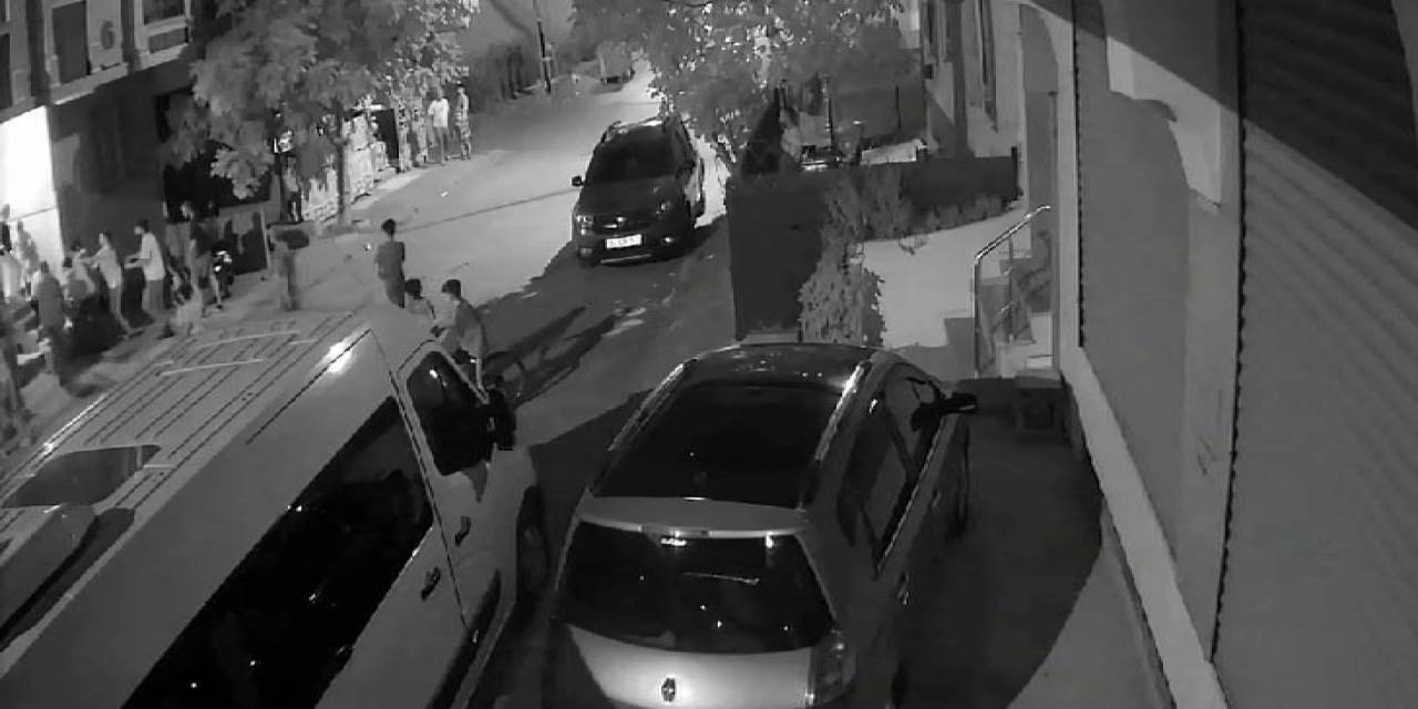Çocukların Kavgasına Büyükler Dahil Olunca Mahalle Savaş Alanına Döndü