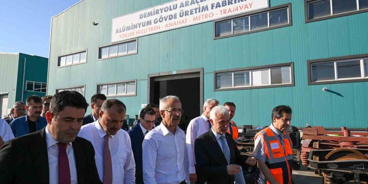 Bakan Uraloğlu: “milli Elektrikli Trenimizden Sonra Milli Hızlı Trenimizi De Yapıyoruz”