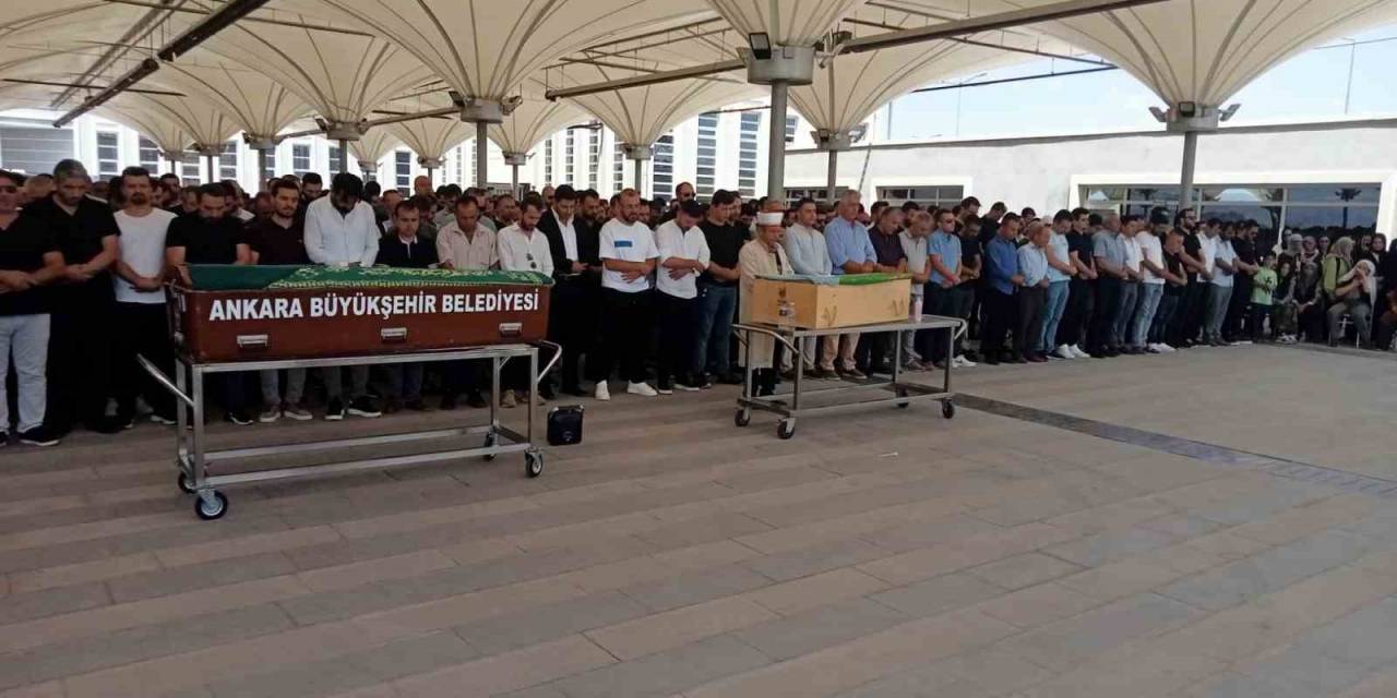 Otobüs Altında Kalarak Can Veren 4 Yaşındaki Minik Zeynep Son Yolculuğuna Uğurlandı