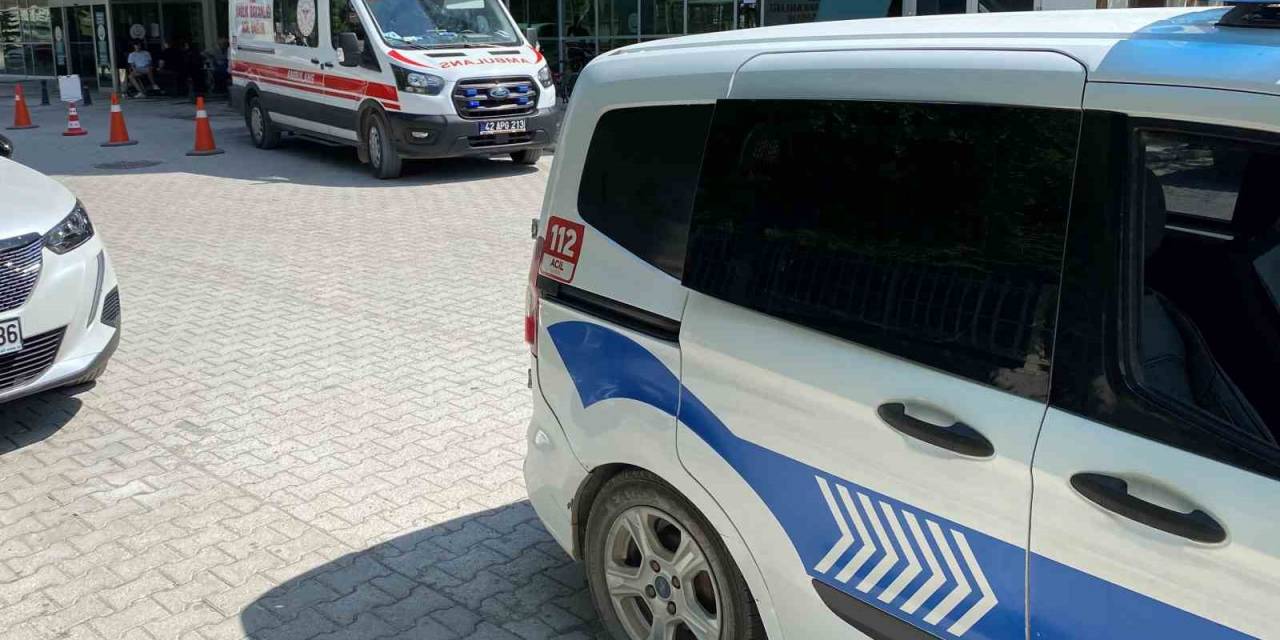 Otomobil İle Motosiklet Çarpıştı: 1 Yaralı