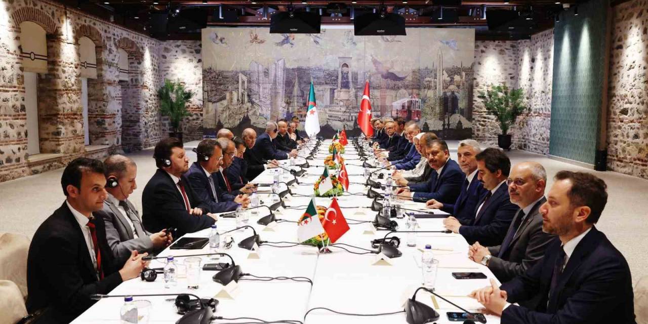 Cumhurbaşkanı Erdoğan İle Heyetler Arası Görüşme Devam Ediyor