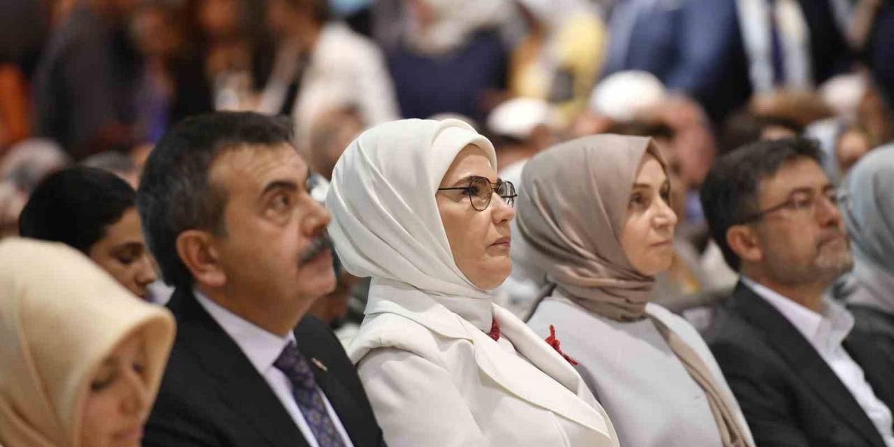 Emine Erdoğan: “devletimiz, Afetlerin Başladığı İlk Andan İtibaren Tüm Kurumlarıyla Varlığını Hissettirdi”