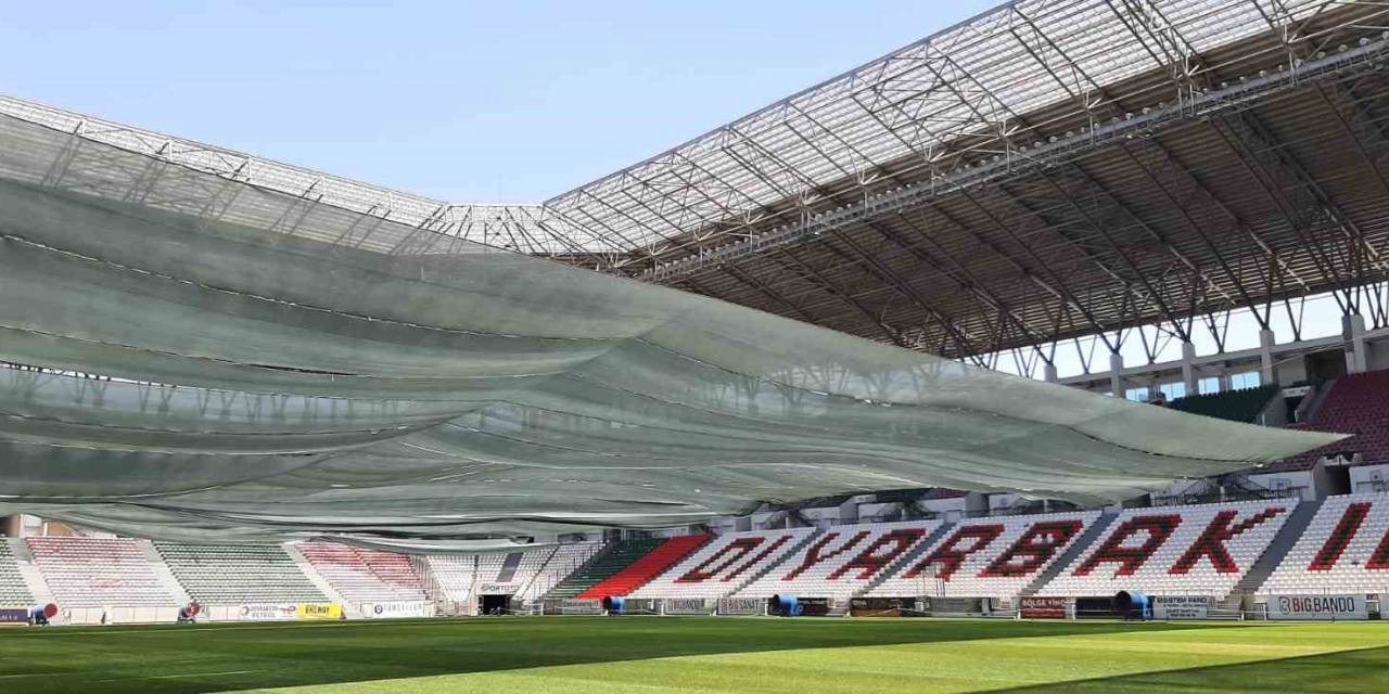 Yeni Diyarbakır Stadyumu Çimleri Sıcaklara Karşı Gölgeleme Yöntemiyle Korunuyor