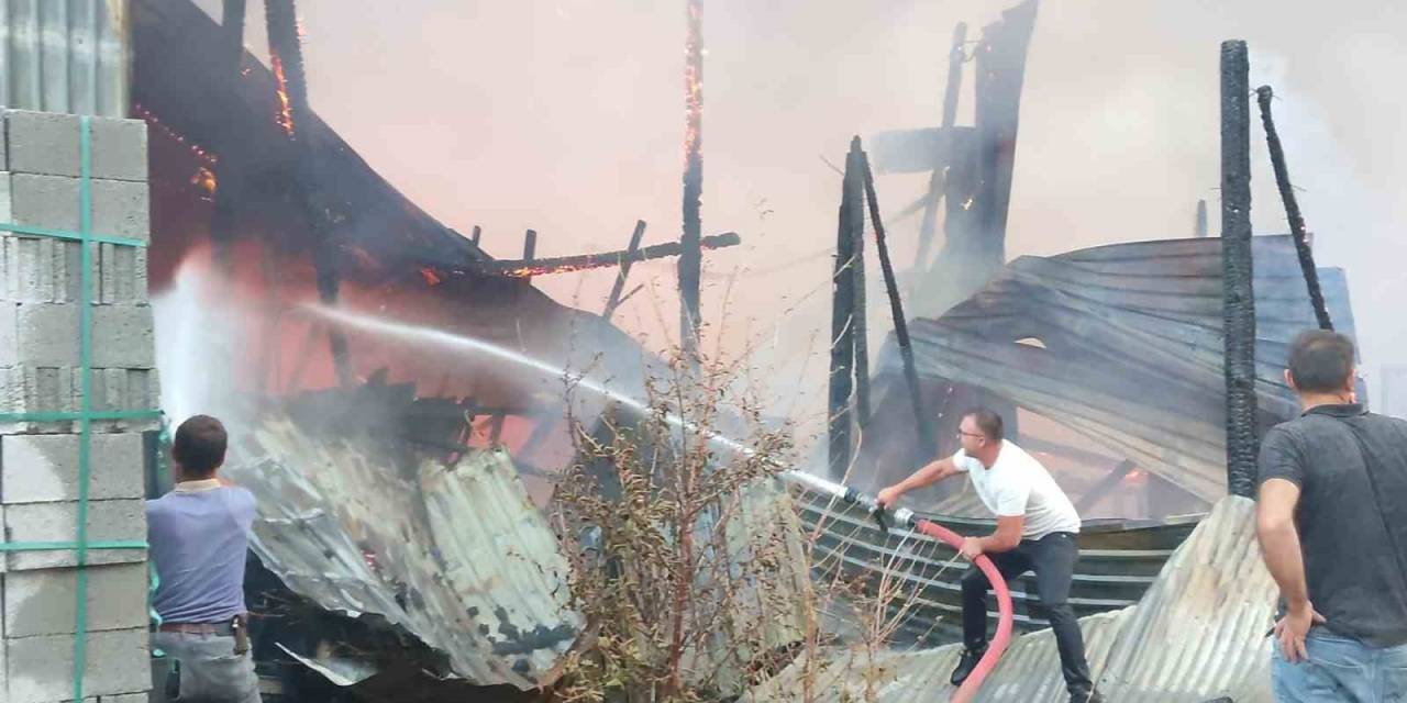 Uzundere’de Korkutan Yangın