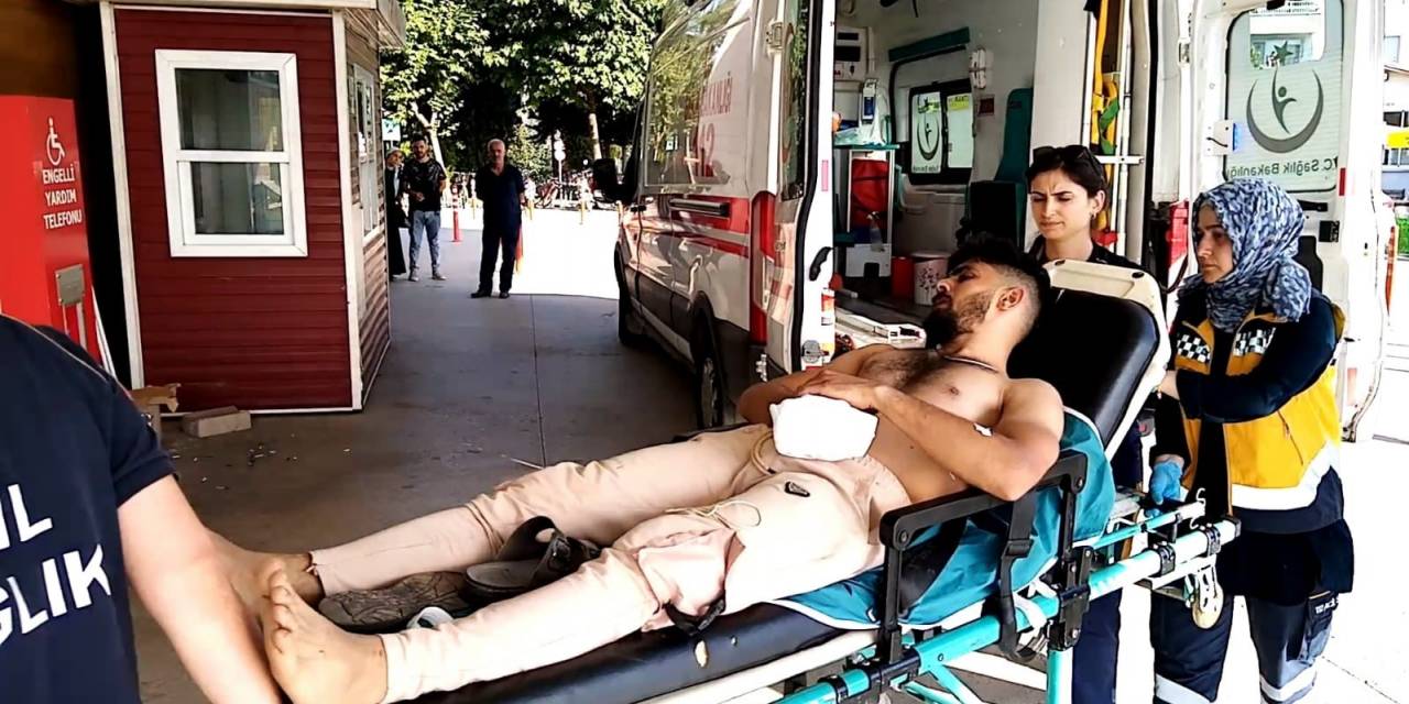 Elini Yatar Makinesine Kaptıran İşçinin 4 Parmağı Koptu