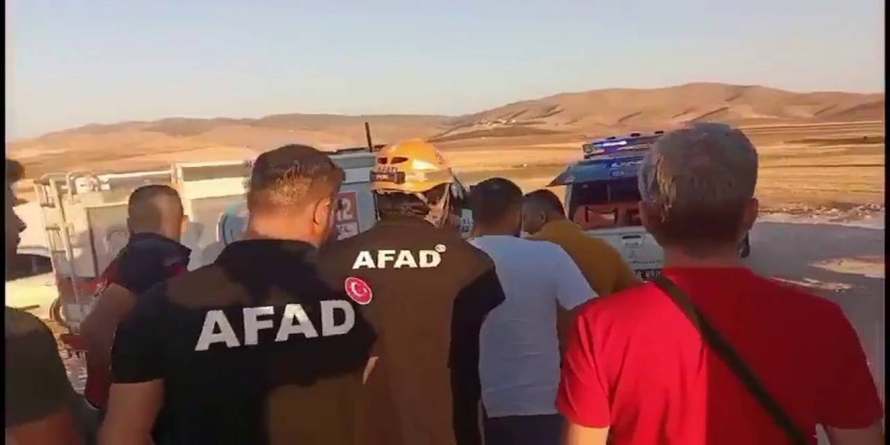 Siirt’te Otomobil Yolda Çukura Düştü: 1 Ölü, 5 Yaralı
