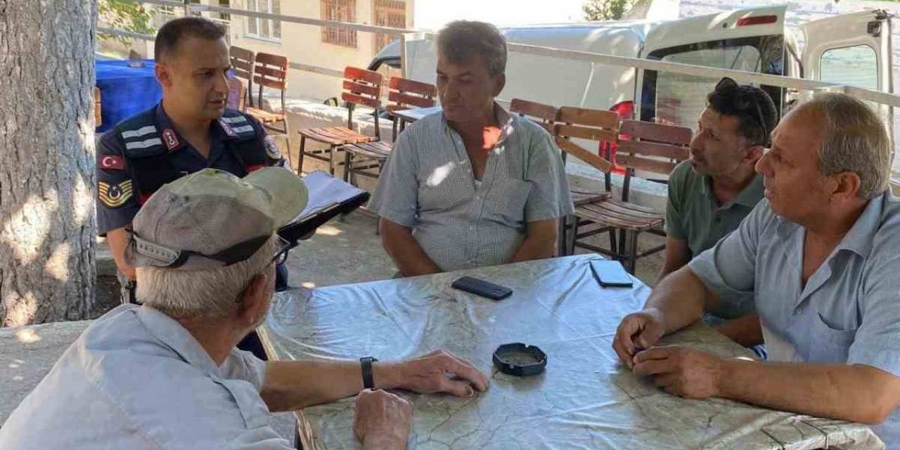 Jandarma Ekipleri Vatandaşları Bilgilendirmeye Devam Ediyor