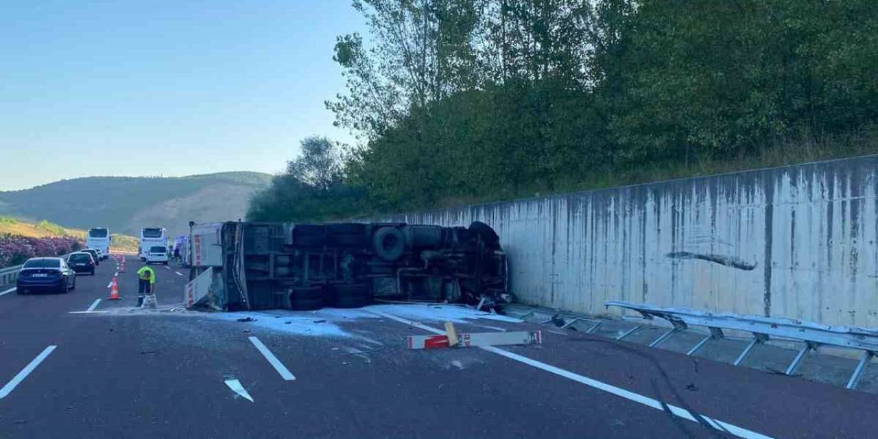 Yalova’da Otobüs İle Tır Çarpıştı: 1 Ölü, 4 Yaralı